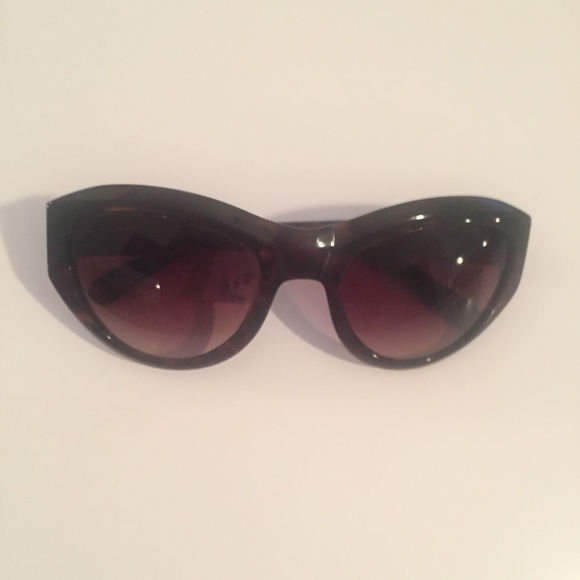 Tory Burch NEW Tortoise Shell Sunglasses